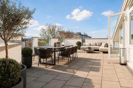 Provisionsfrei: Bezugsfreie 2-Zi-Maisonette mit 47m² Dachterrasse - München Allach-Untermenzing