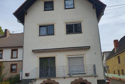 Vermietung - 950,00&nbsp;EUR Kaltmiete, ca.&nbsp; 160,00&nbsp;m&sup2; in Queidersbach (PLZ: 66851)