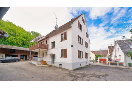 Einzigartiges Anwesen mit Zweifamilienhaus, Bauplatz, Scheune, Maschinenschuppen und großem Garten!! - Freiberg am Neckar / Beihingen