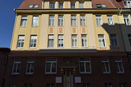 Haus zum Kaufen in Schwerin 900.000,00 € 522 m²