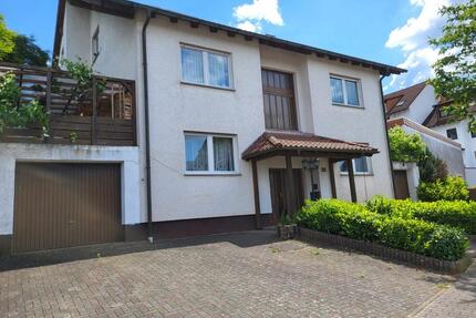 Doppelhaushälfte in ruhiger Lage zu vermieten (5 Zimmer) - Annweiler am Trifels