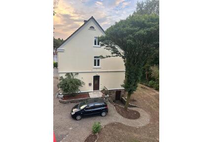 Besonderes Wohnkonzept - 130 m² 4 Zi. mit Garten in zentraler Lage von Wiehl-Bielstein