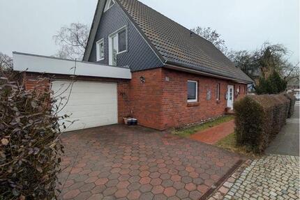 Haus mit zwei Wohneinheiten auf 587qm Grundstück in 25899 Niebüll