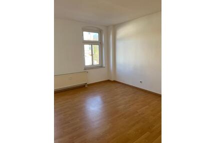 3-Zimmerwohnung mit Laminat, Abstellraum und Wanne - Chemnitz Ebersdorf