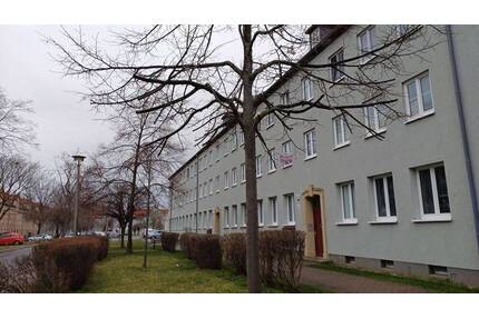Schöner und preiswert wohnen Sie bei uns - 1. OG links - Merseburg Geusa