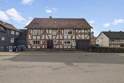 Haus zum Kaufen in Hatzfeld (Eder) 46.725,00 € 154.81 m²