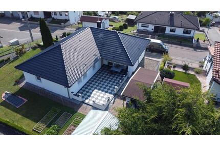 Großzügiges Einfamilienhaus mit Garage in Nünschweiler, Provision - Höheinöd