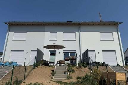 Haus zum Mieten in Schwandorf 1.700,00 € 135 m²