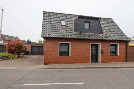 Freistehendes Einfamilienhaus in GV-Barrenstein - solide, liebevoll modernisiert - Grevenbroich