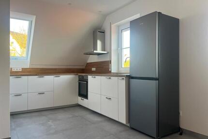 Moderne 2-Zimmer-Wohnung mit neuer Einbauküche - Rentweinsdorf