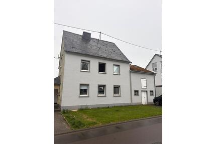 Großes Einfamilienhaus zu verkaufen - Osburg