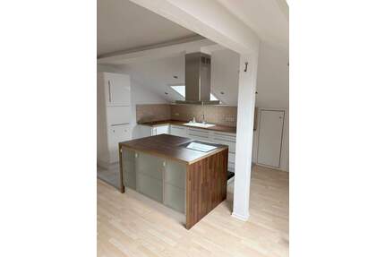 Charmante 2-Zimmer-DG-Wohnung in zentraler Lage von Weilheim - Weilheim in Oberbayern