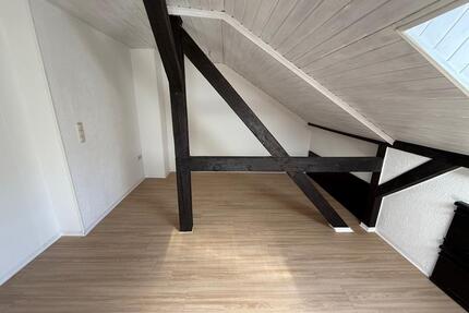 Wunderschöne 3-Raum-DG-Maisonette-Wohnung mit Balkon in Greiz