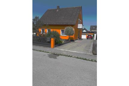 Einfamilienhaus mit zwei Wohnungen b - Ihrlerstein