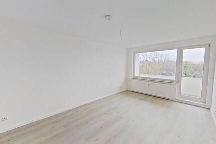 Renovierte 3-Zimmer-Wohnung mit BALKON und Wannenbad in ruhiger Lage - Verden (Aller)