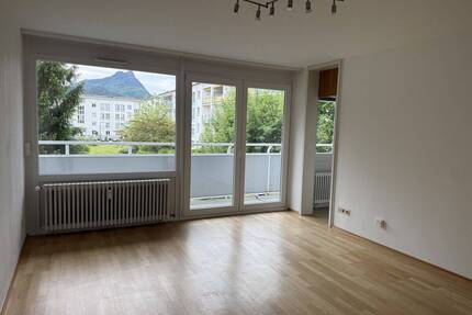 2-Zimmer-Wohnung, im 1. Obergeschoss mit großem Balkon - Bad Reichenhall