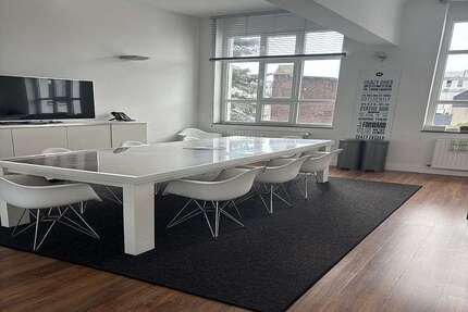 Haus zum Kaufen in Krefeld 1.950.000,00 € 2630 m²