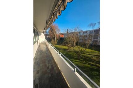 Helle 3,5 Zimmer Wohnung mit großen Balkon - Kassel Harleshausen