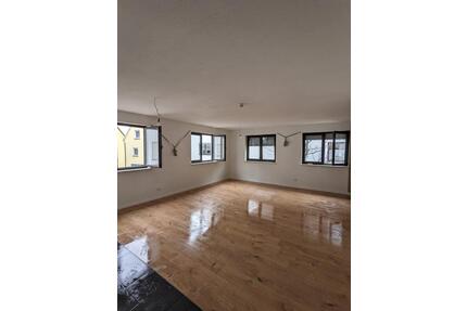 Moderne 3-Zimmer-Maisonettewohnung mit Garage und Einbauküche in zentraler Lage von Kaiserslautern