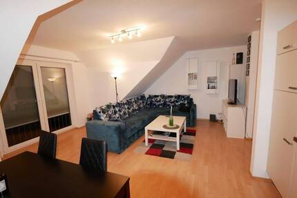 Hier sind Sie immer oben: 2-Zi-ELW im 2.OG mit EBK + Garage in ruhiger Lage von Weidhausen - Weidhausen b.Coburg