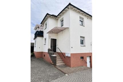 Zweifamilienhaus 156 m² mit Garten & 2 Carports - Geiselbach