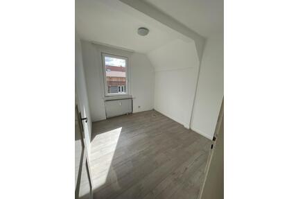 4 Zimmer Dachgeschosswohnung mit Einbauküche - Goslar OS Hahnenklee-Bockswiese