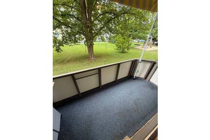 Gemütliche und vermietete 3-Zimmer mit Laminat, Balkon, Stellplatz und Wannenbad in ruhiger Lage! - Chemnitz Altchemnitz