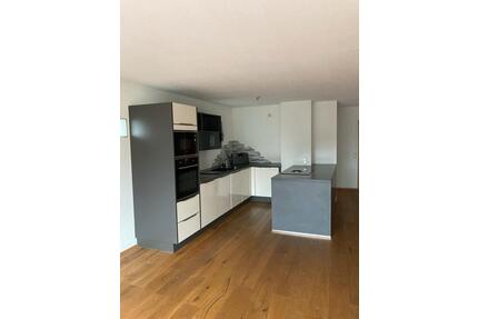 Attraktive 3,5-Zimmer-Maisonette-Wohnung mit Alpensicht und EBK - Gailingen am Hochrhein