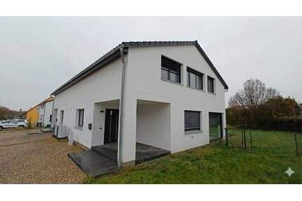 Hochwertige Doppelhaushälfte in Burg