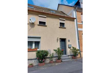 Verkaufe Reihenhaus - 67.000,00&nbsp;EUR Kaufpreis, ca.&nbsp; 110,00&nbsp;m&sup2; in Dommitzsch (PLZ: 04880)