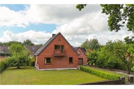 Provisionsfreies Einfamilienhaus mit großem Grundstück Handewitt