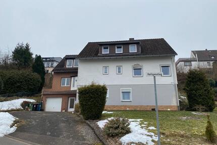 Teilrenovierungsbedürftiges Ein- bis Zweifamilienhaus - Stadtoldendorf