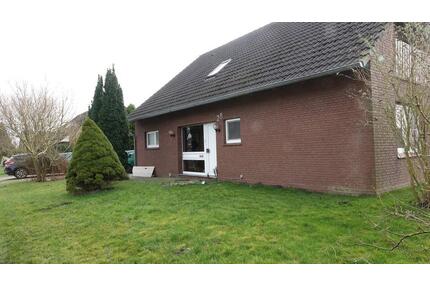 Frühling an der Nordsee - Haus mit Wohnung und Ferienhaus - Krummhörn