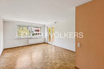 Bezugsfrei ! Charmante 2-Zimmer-Wohnung mit Balkon, Aufzug und Stellplatz - Berlin Lankwitz