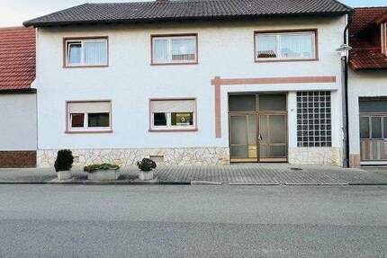 Zweifamilienhaus in bevorzugter Lage von Oberhausen (Feldrandlage) - Oberhausen-Rheinhausen