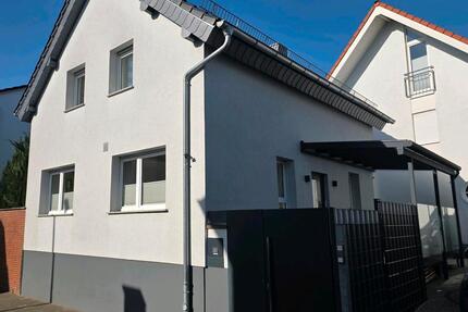 PRIVATVERKAUF: modern saniertes Stadthaus mitten in Kriftel