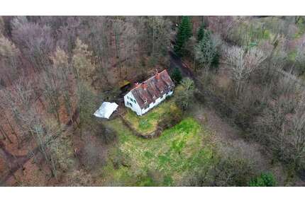 Haus zum Kaufen in Wiesbaden 450.000,00 € 246.84 m²