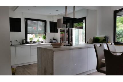 Zweifamilienhaus mit Einliegerwohnung und großem Garten mit Pool - Baden-Baden Balg