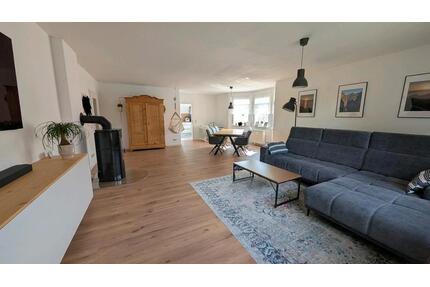 Renovierte 4-Zimmer Wohnung in Steinau mit EBK, Garage und Garten - Steinau an der Straße