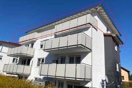 Dachgeschoßwohnung mit 5 Zimmern, 2 Balkonen und Tiefgaragen Stellplatz - Rottweil