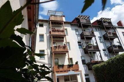 kleine 2 Zimmerwohnung_BALKON - 400,00&nbsp;EUR Kaltmiete, ca.&nbsp; 51,00&nbsp;m&sup2;&nbsp;Wohnfl&auml;che in Erfurt (PLZ: 99089) Andreasvorstadt