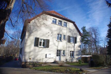 1 Raum Etagenwohnung mit großem Balkon iun parkähnlichem Umfeld - Halsbrücke