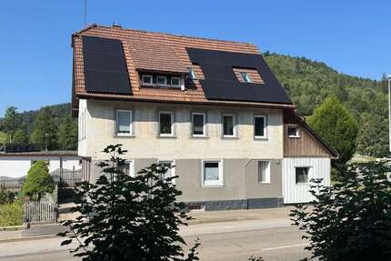 Haus zum Kaufen in Baiersbronn Mitteltal 398.000,00 € 243 m²