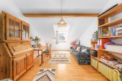 SOFORT FREI: Lichtdurchflutete Dreizimmerwohnung mit Balkon und großzügigem Wohnzimmer - Bogen