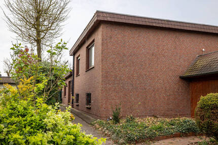 *** BUNGALOW - TIEFGARAGE - SAUNA - 4 ZIMMER - KAMIN - LAGE in SACKGASSE - DIE beliebte ECKE *** - Ganderkesee