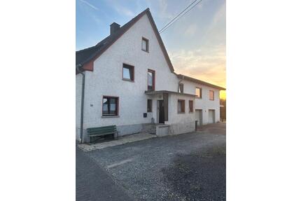 Einfamilienhaus mit ELW - 179.000,00&nbsp;EUR Kaufpreis, ca.&nbsp; 200,00&nbsp;m&sup2; in Kleinmaischeid (PLZ: 56271)