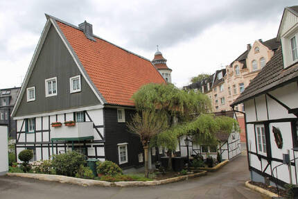 Solides Immobilienensemble - 2 Mehrfamilienhäuser & 1 Einfamilienhaus in guter Lage - Wuppertal Langerfeld