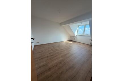 Helle 3-Raum-Wohnung in Weißenfels