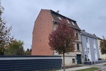 Mehrfamilienhaus mit schönem Grundstück und vielseitigen Nutzungsm - Tangerhütte