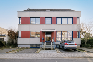 Haus zum Mieten in Sulzbach 5.575,00 € 403 m²